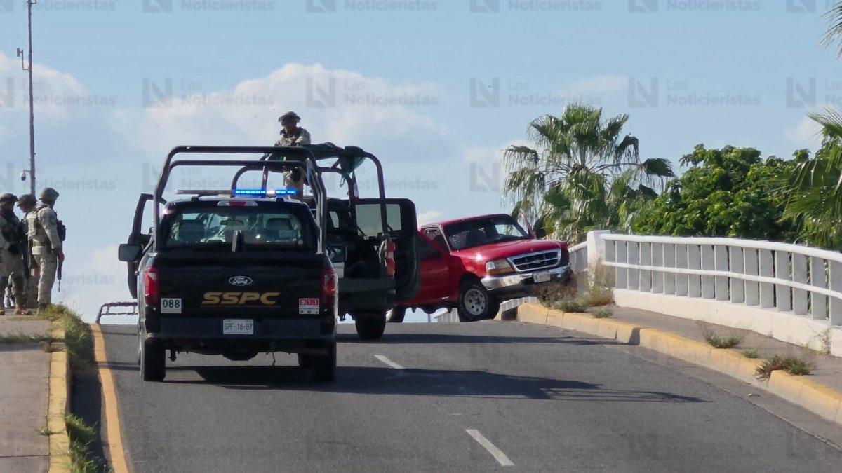 mujer muerta en ranger roja en culiacan sin