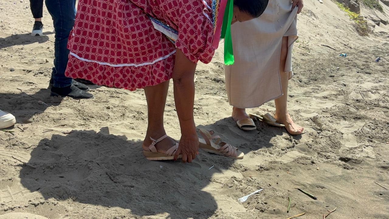 Mujeres y niños indígenas de Sinaloa y Chihuahua conocen por primera vez el mar