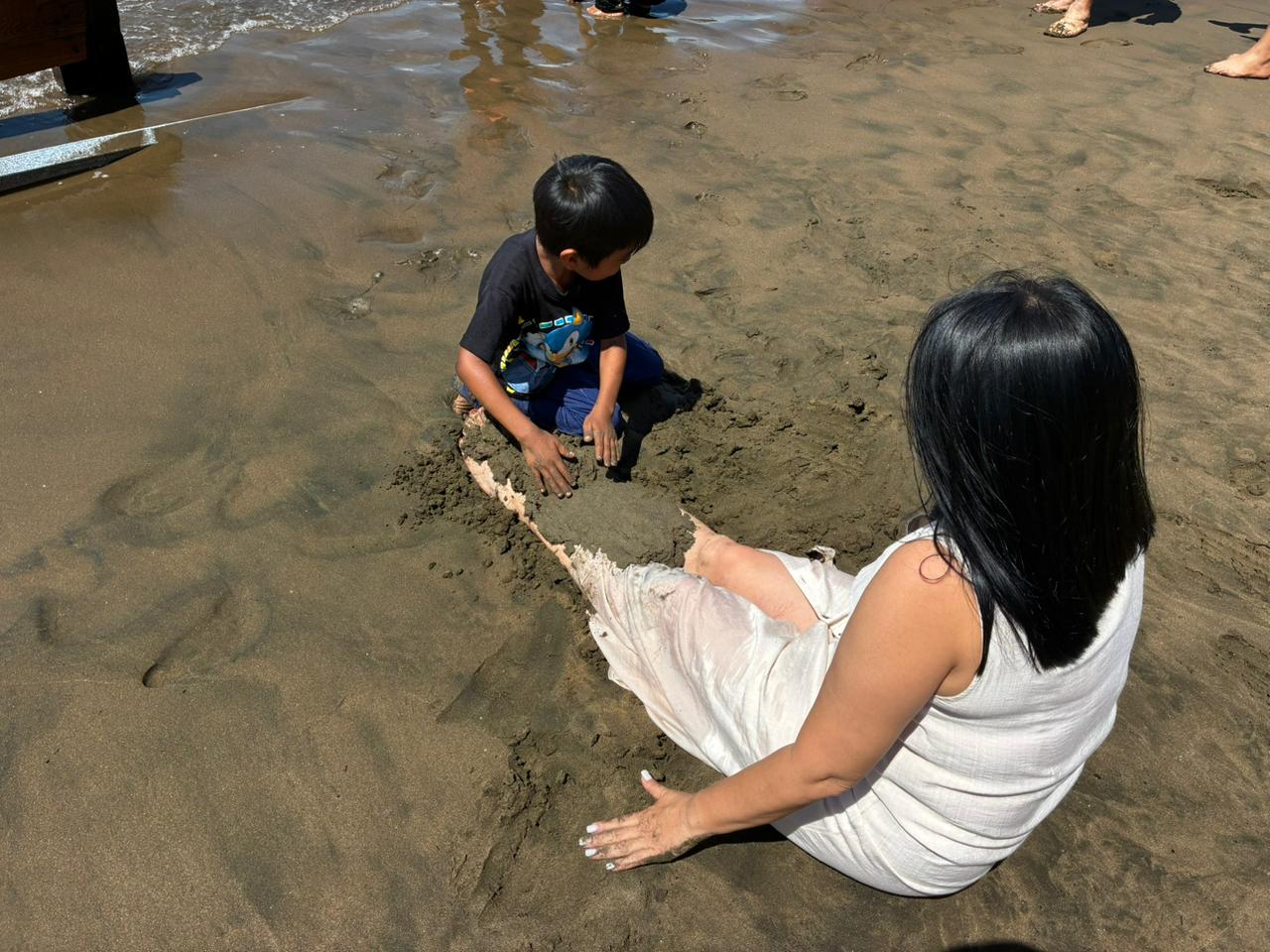 Mujeres y niños indígenas de Sinaloa y Chihuahua conocen por primera vez el mar