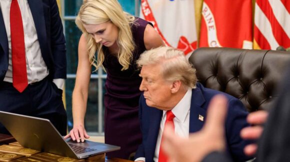 ¿Cómo te caería un ‘regalito’ de estos? Trump entrega 45 mil dólares a 3 asesoras de la Casa Blanca