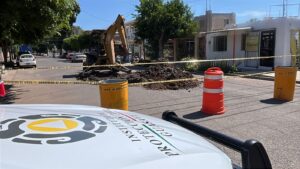 Nuevo socavón se abre en pleno centro de Guasave