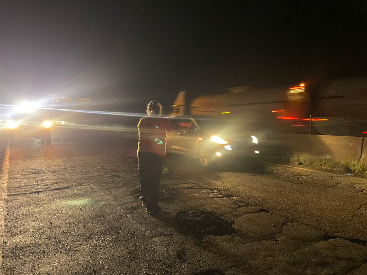 Operativo en la México 15 para tapar baches, en Juan José Ríos