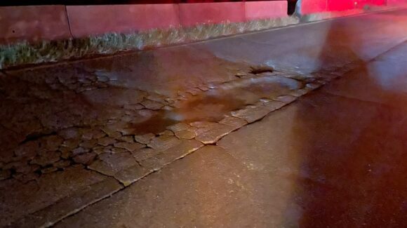 Urge reparar baches de la México 15 para evitar una tragedia; 15 vehículos resultaron afectados por ponchaduras en tramo de Juan José Ríos, Sinaloa