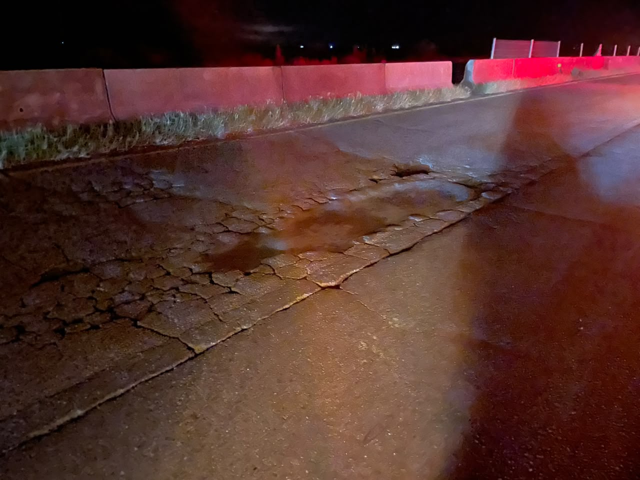Operativo en la México 15 para tapar baches, en Juan José Ríos