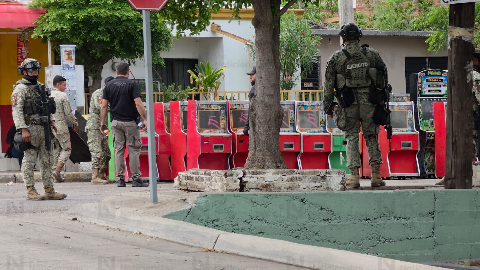 Aseguran maquinitas tragamonedas en la Rafael Buelna en Culiacán