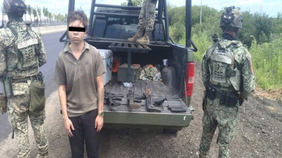 Hay un detenido: Aseguran armas, cartuchos y equipo táctico en operativos militares en Concordia y Mazatlán, Sinaloa