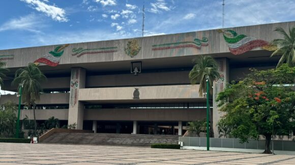 Tras el anuncio de Sheinbaum, la titular de Sader, Columba López, llega a Sinaloa para reunirse con productores