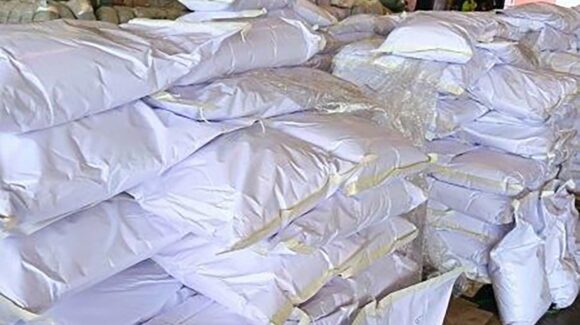 ¡Sirve para hacer metanfetamina! Aseguran en Michoacán toneladas de ácido tartárico, proveniente de China