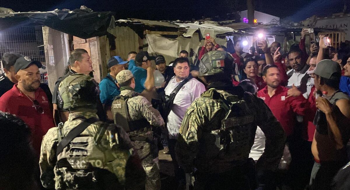 ¿Por qué llevaron al Ejército? Regidora cuestiona presencia militar durante huelga de Aseo Urbano en Mazatlán, Sinaloa