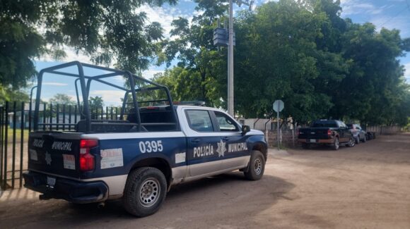 Detienen a una mujer por robo de mercancía en local comercial de Tres Ríos, en Culiacán, Sinaloa