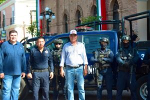 Estrenan patrullas en El Fuerte