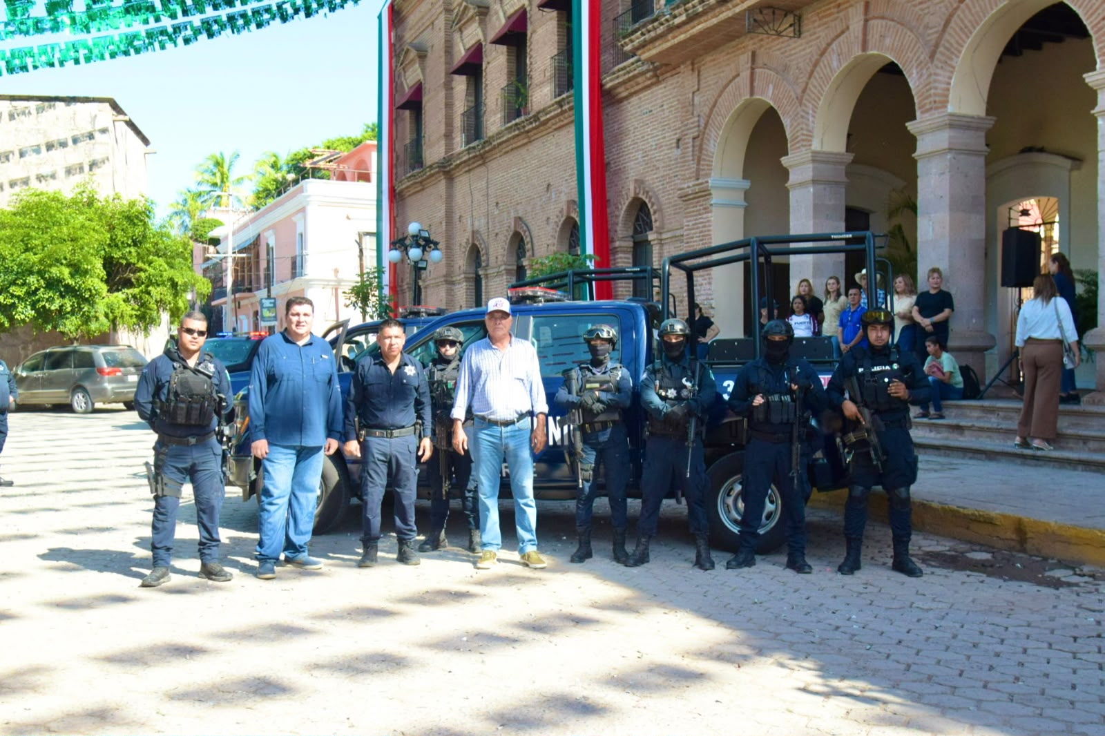 Estrenan patrullas en El Fuerte