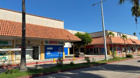 Avanza entrega de créditos para locatarios de Plaza Fiesta en Los Mochis; ya hay 15 solicitudes en trámite