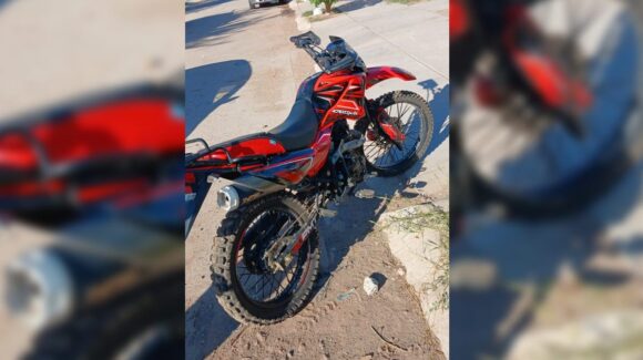 Policías de Ahome recupera motocicleta con reporte de robo en Las Canteras en Los Mochis, Sinaloa