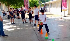 Más de 110 estudiantes de comunidades rurales descubren el handball en Mazatlán, Sinaloa