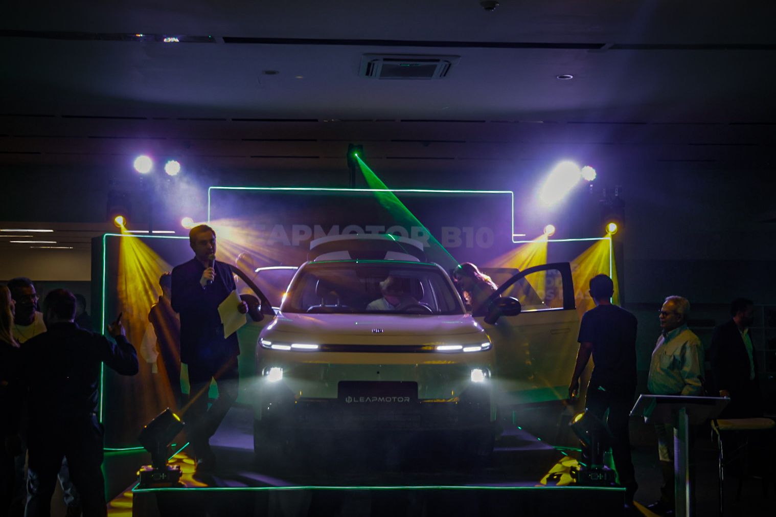 Presentación de la SUV B10 en Culiacán