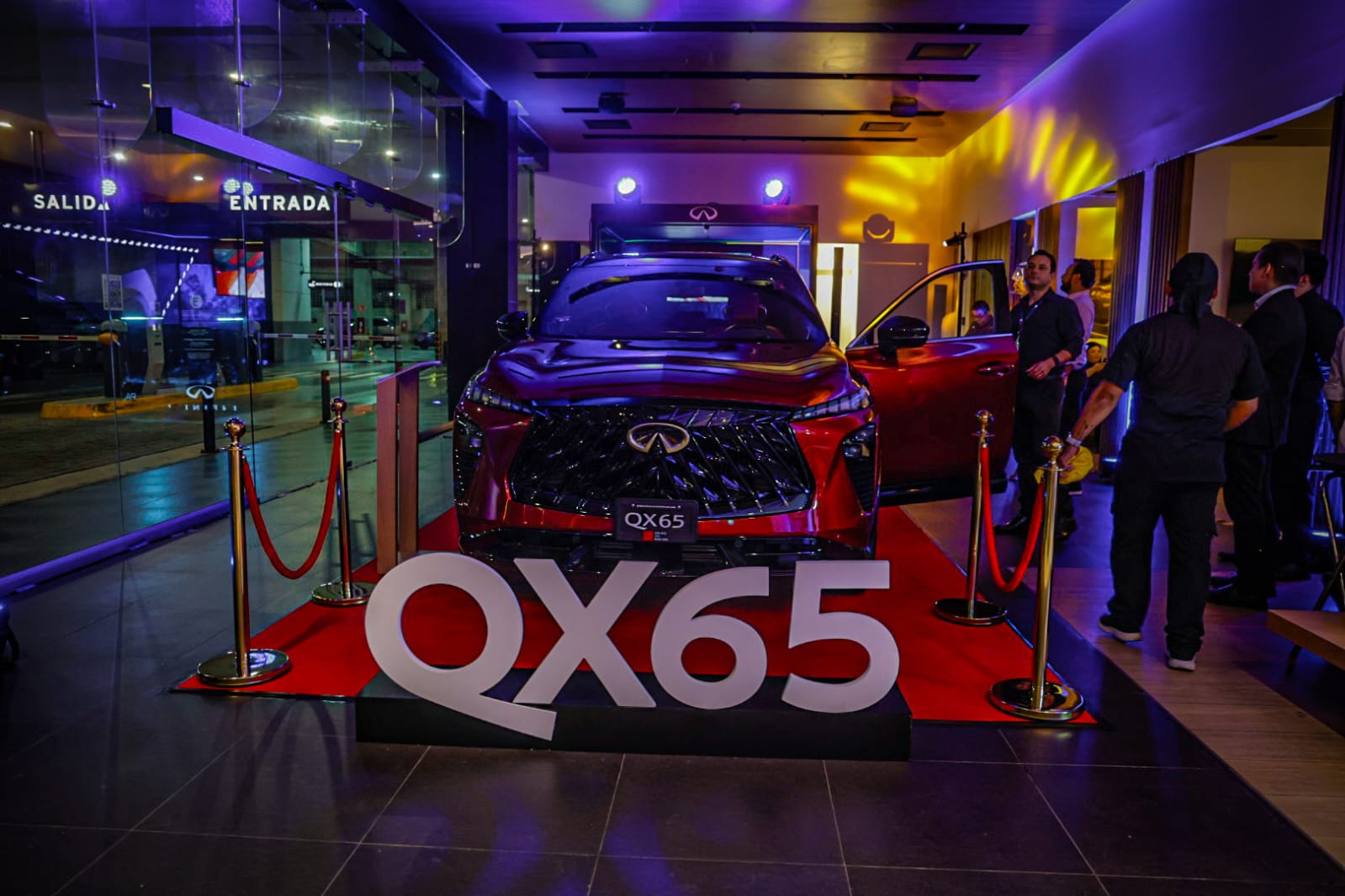 Presentan la nueva camioneta Infiniti QX65 en Culiacán