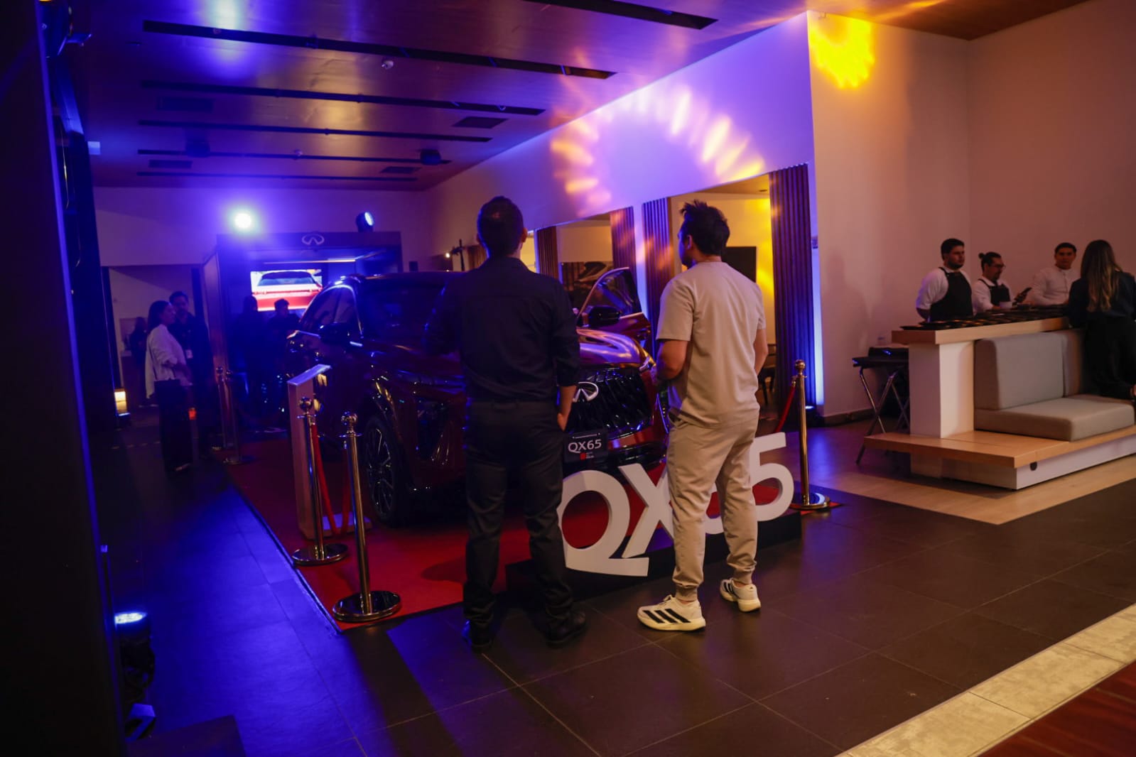 Presentan la nueva camioneta Infiniti QX65 en Culiacán