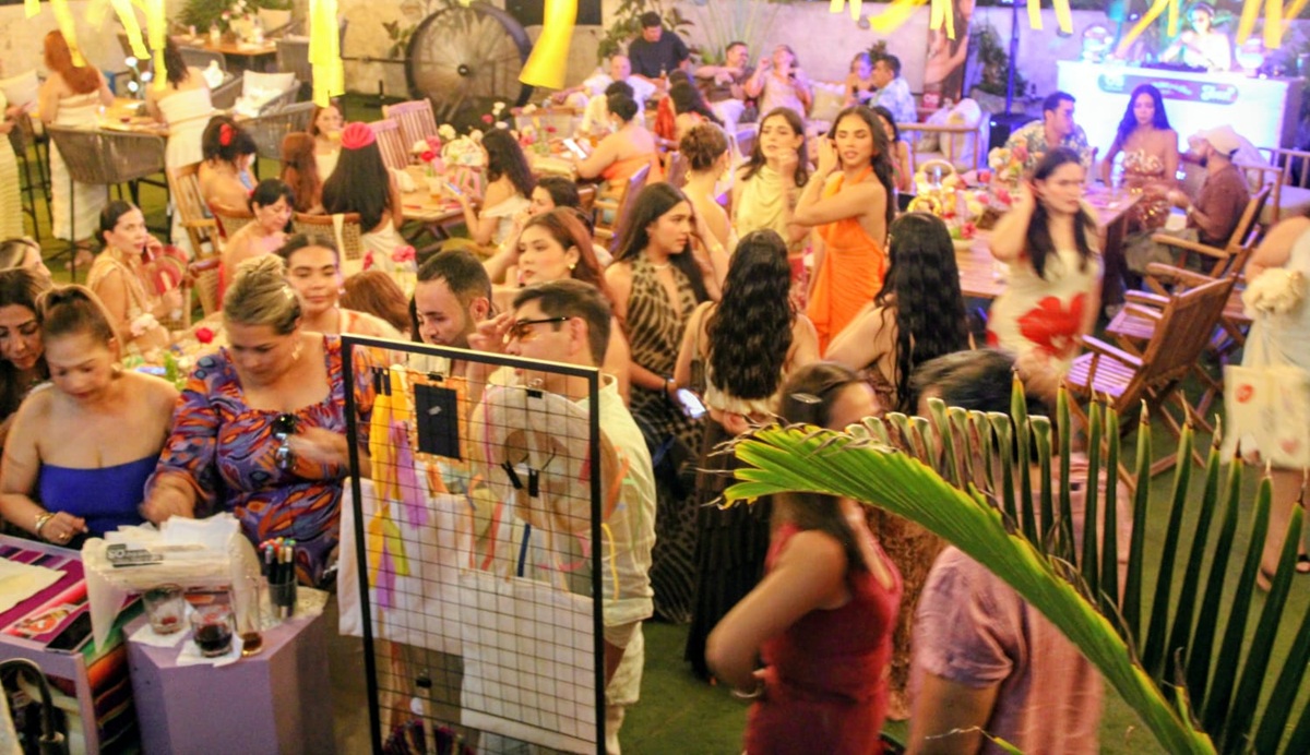 Presentan maquillaje OS Cxlxurs México en Mazatlán