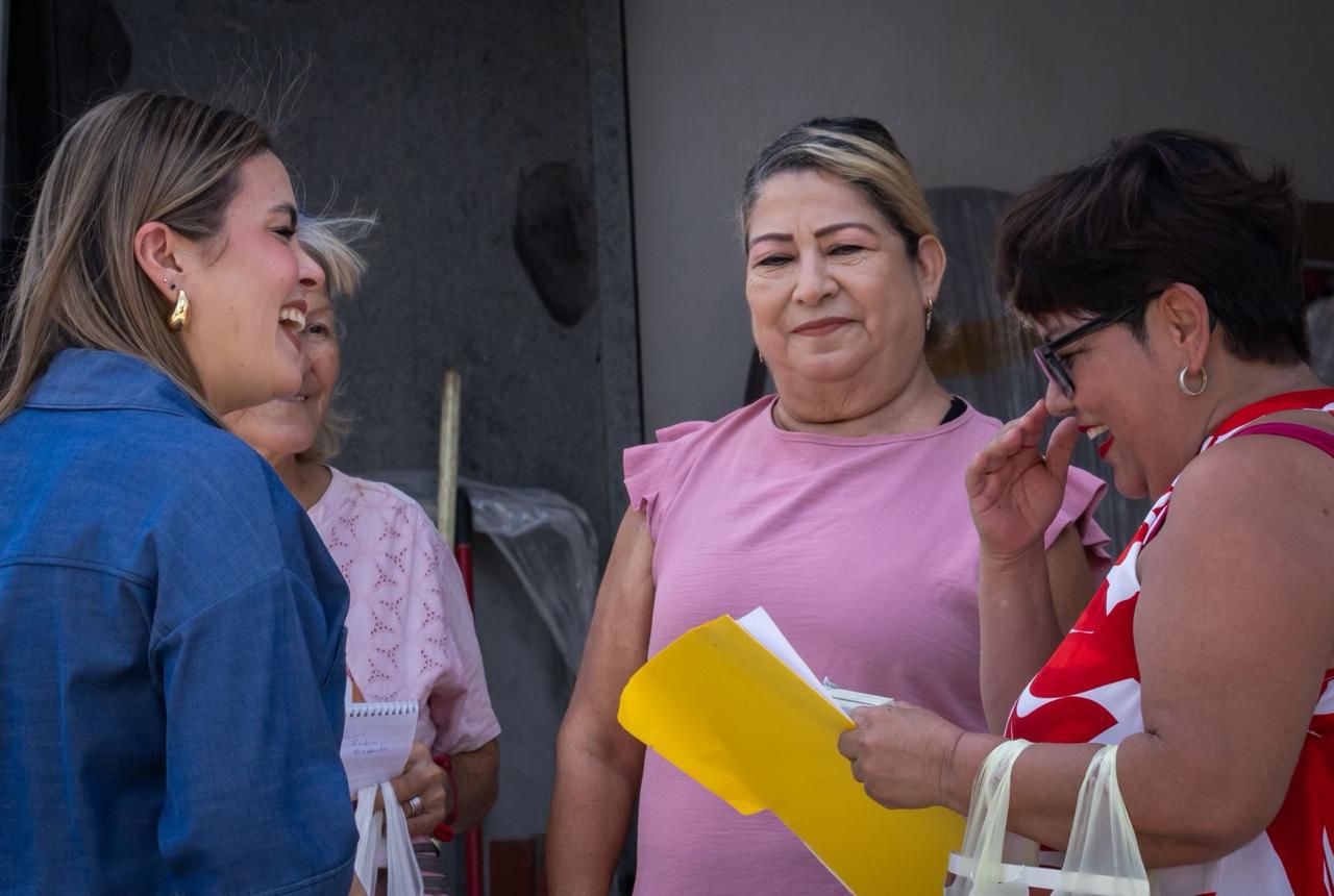 Entregan escrituras a cuatro familias en Valle de Encino, en Culiacán