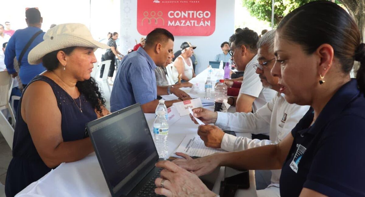 Reciben 69 peticiones durante jornada de Contigo Mazatlán en la Francisco Solís