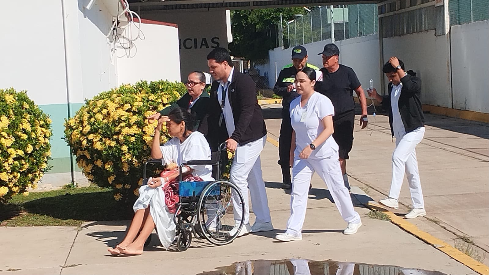 Protección Civil en Rosario, Sinaloa pone a prueba a pacientes y alumnos ante simulacro de sismo