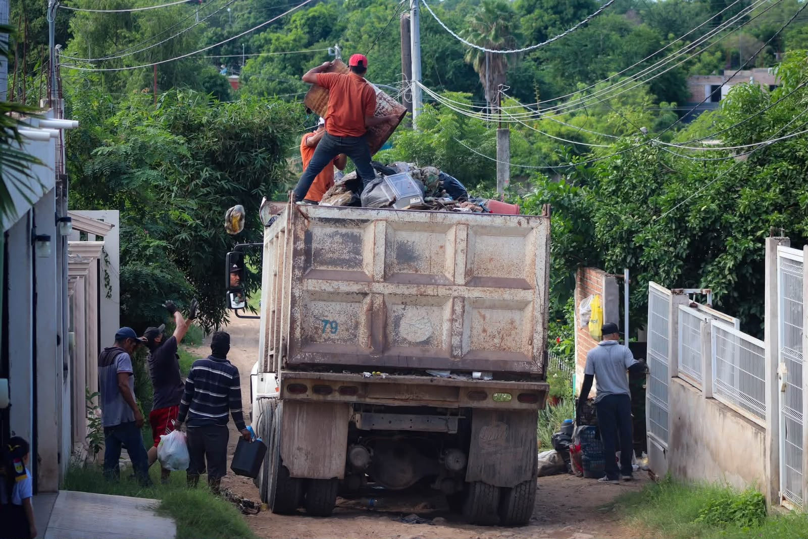Refuerzan recolección de basura en El Fuerte
