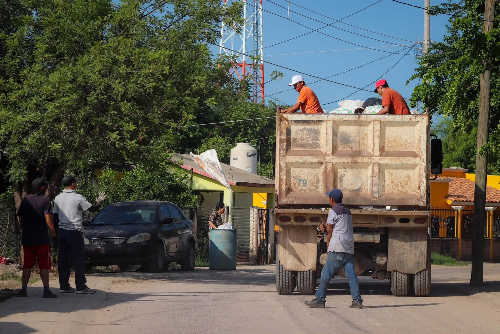 Refuerzan recolección de basura en El Fuerte