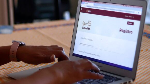 ¿Ya tienes tu Llave MX? Checa cómo se genera y algunos de los trámites que la requieren… como las Becas del Bienestar