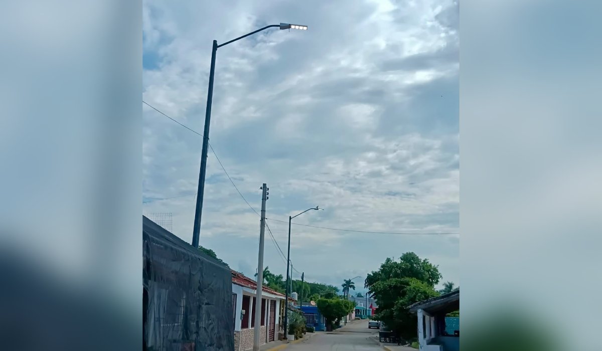 Rehabilitan luminarias en la zona rural de Mazatlán, Sin.