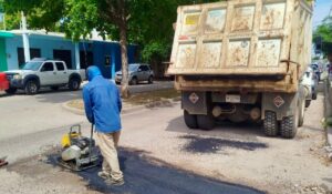 Continúa programa de bacheo en Mazatlán, Sinaloa; atienden vialidades de cuatro sectores