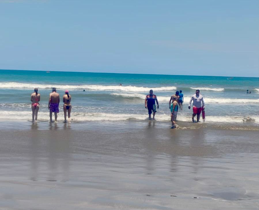 Rescate de bañistas en Mazatlán