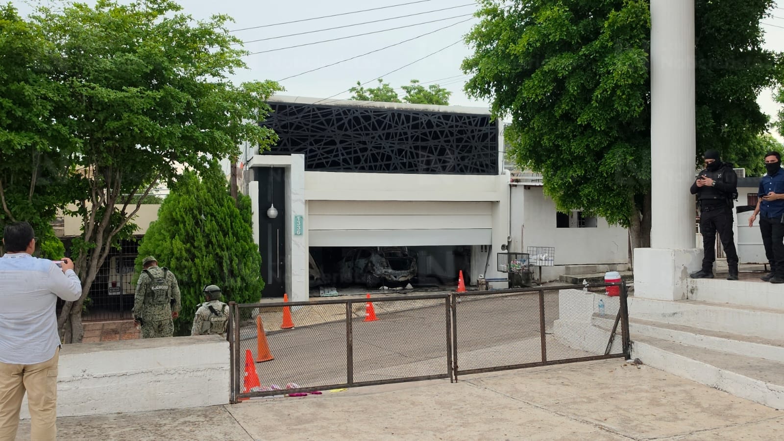 Tirotean, vandalizan y queman residencia en la Rafael Buelna de Culiacán