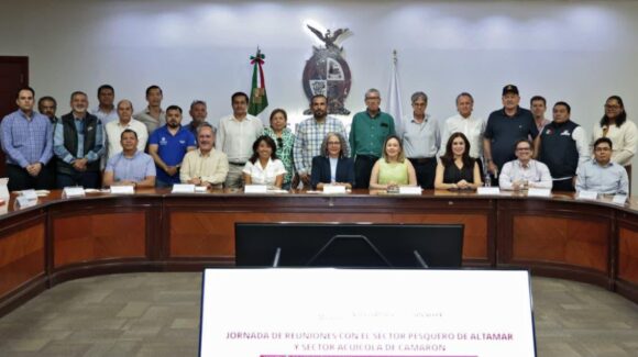 Diésel, vigilancia y financiamiento; Sader, gobernadora y pescadores trazan ruta para el rescate de pesca de altamar en Sinaloa