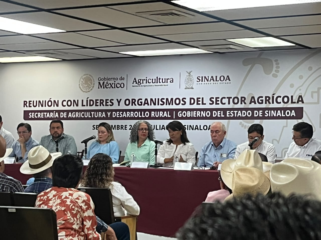 Titular de Sader, Columba López llega a Sinaloa para reunirse con productores