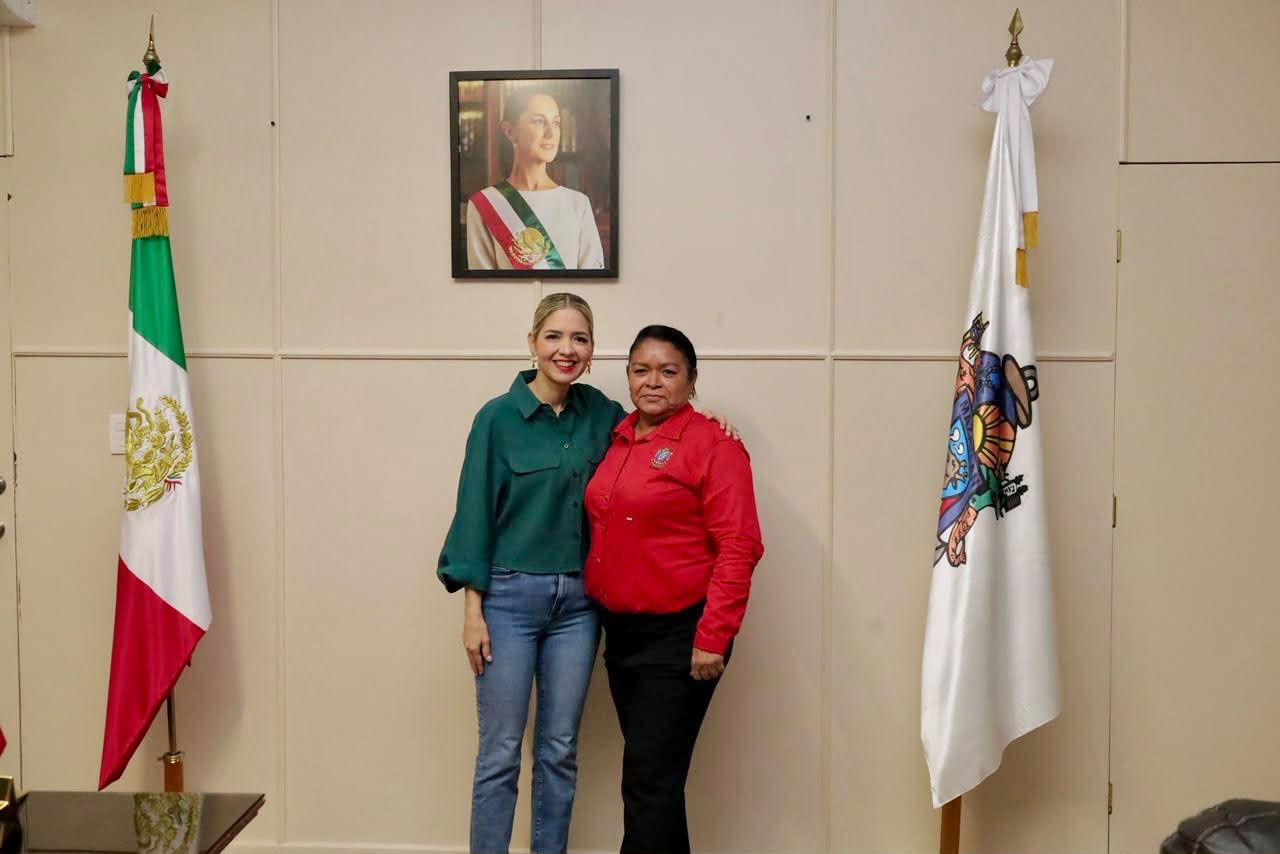 Estrella Palacios, alcaldesa de Mazatlán y Laura Elena Tirado Aguilar, secretaria general del Stasam