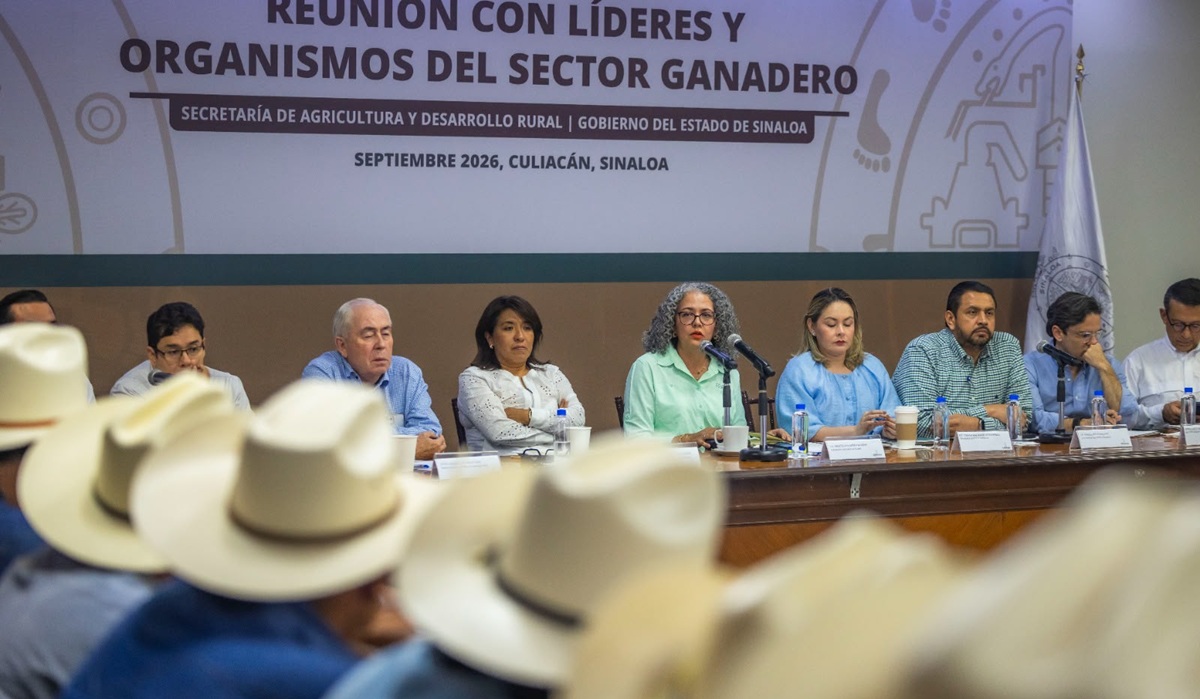 Reunión de Graciela Domínguez y Columba López con el sector ganadero de Sinaloa