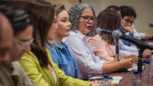 reunion de graciela dominguez y secretaria de sader columba lopez gutierrez en encuentro con mujeres trabajadoras lugar