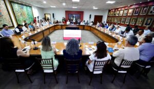 Gobierno de Sinaloa y productores acuícolas acuerdan acciones contra importación de camarón ilegal