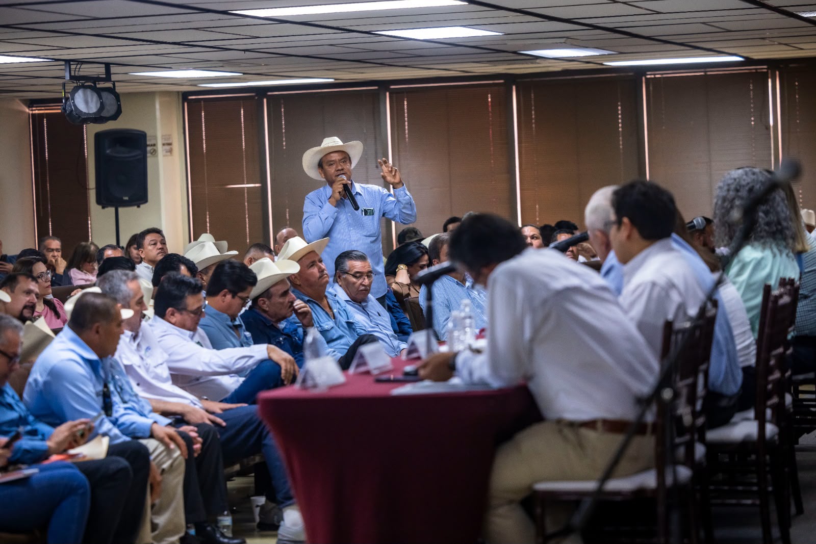 Reunión entre Columba López, titular de la Sader, y productores de Sinaloa