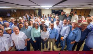 “Sinaloa debe tener sus semillas, almacenamiento y su banco”: Columba López durante reunión con productores