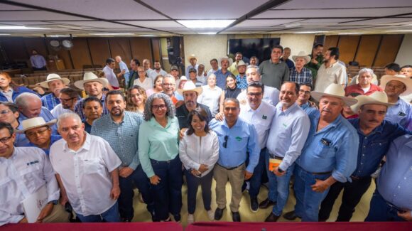 “Sinaloa debe tener sus semillas, almacenamiento y su banco”: Columba López durante reunión con productores