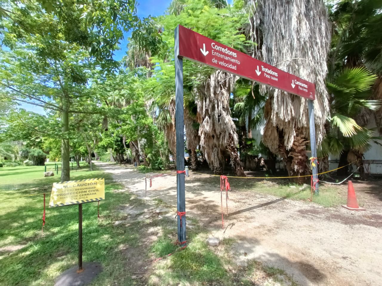 Riesgo de colapso de barda en el Parque Sinaloa de Los Mochis