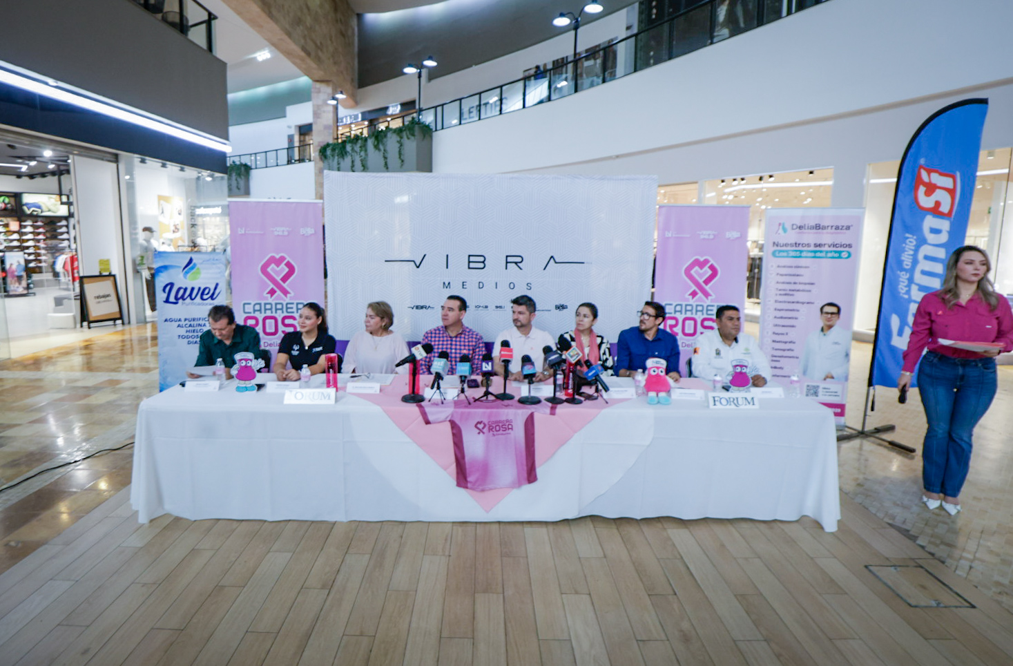 Rueda de prensa de la Carrera Rosa Vibra Radio