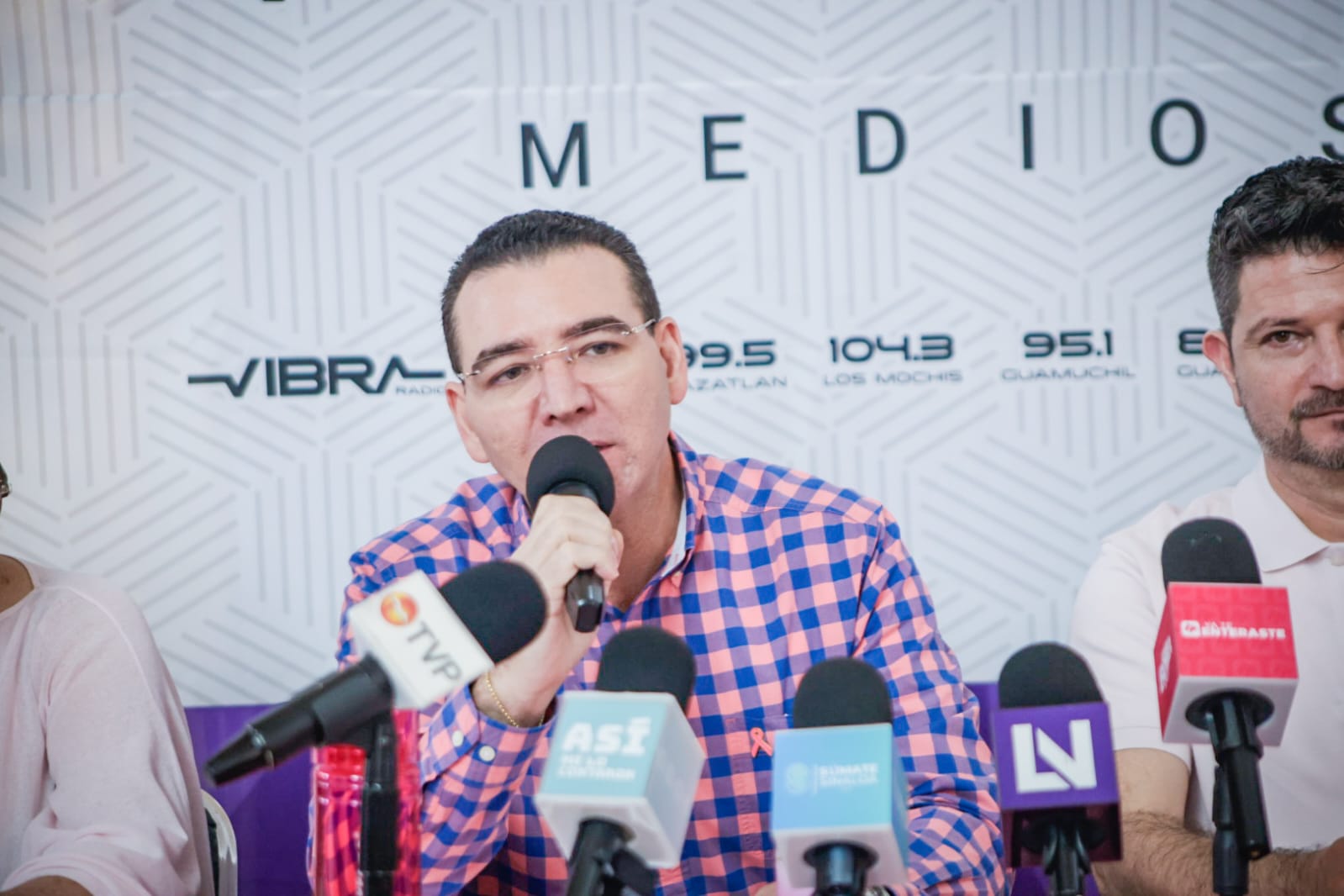 Rueda de prensa de la Carrera Rosa Vibra Radio
