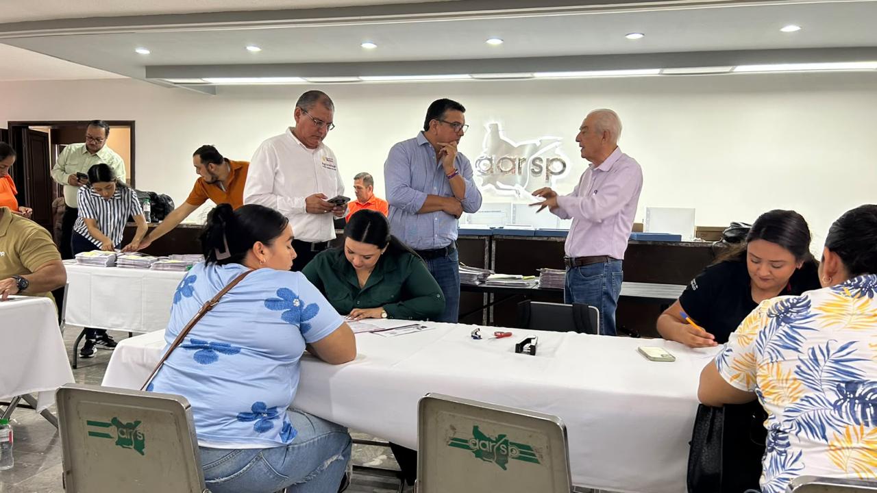 Sader entrega apoyos a productores de maíz en Guasave