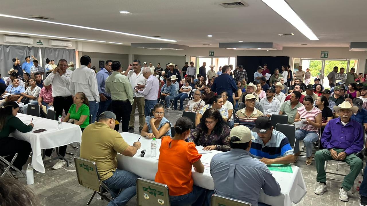 Sader entrega apoyos a productores de maíz en Guasave