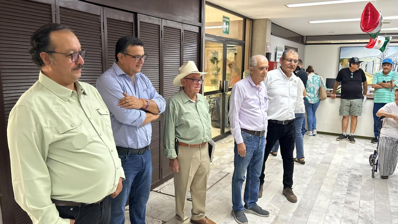 Sader entrega apoyos a productores de maíz en Guasave