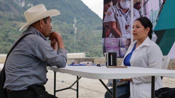 En su 2do. Informe, compara Sheinbaum la capacidad en los servicios de salud del periodo neoliberal y después de la 4T
