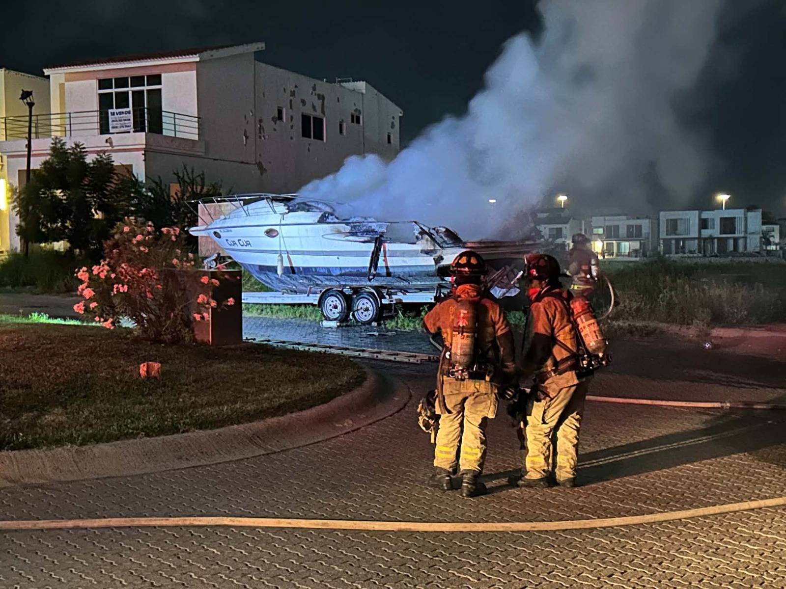 Se incendia yate en Mazatlán, Sin.